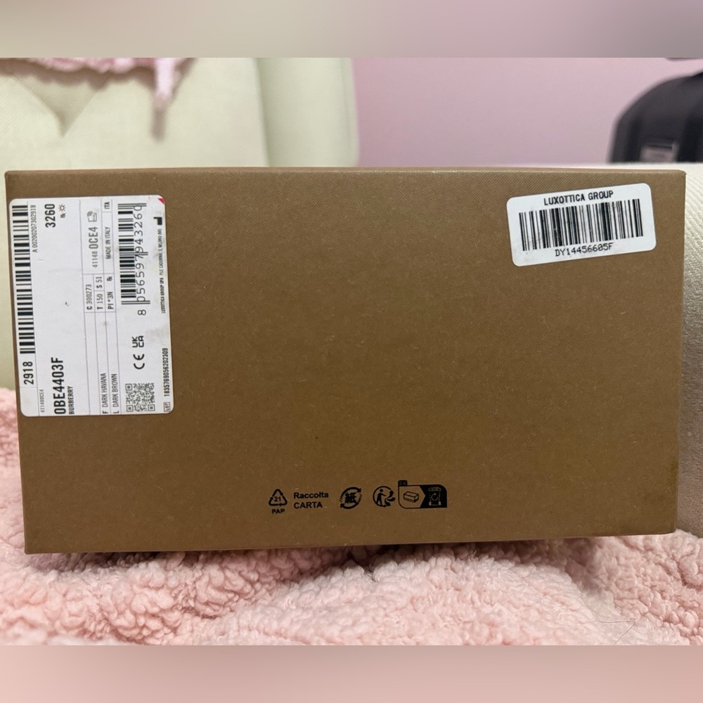 New Burberry Tortoiseshell Rectangular Sunglasses… - image 3